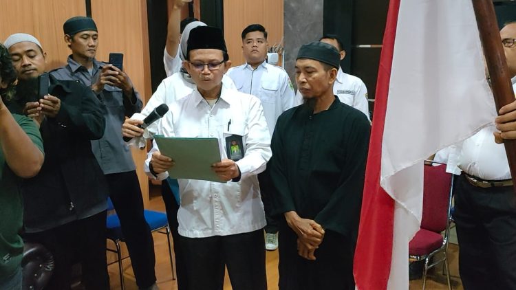 Pelaksanaan penandatanganan surat pernyataan dan ikrar setia kepada NKRI oleh mantan Napiter (Narapidana Terorisme) di Kantor Kesbangpol Sumsel, Kamis (30/03/2023).