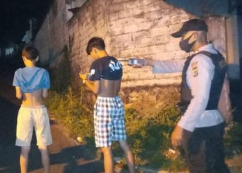 Personel Polsek Wanea melaksanakan patroli Sibulan (sikat pemabuk Jalanan) di wilayah yang diduga rawan terjadinya tindak pidana