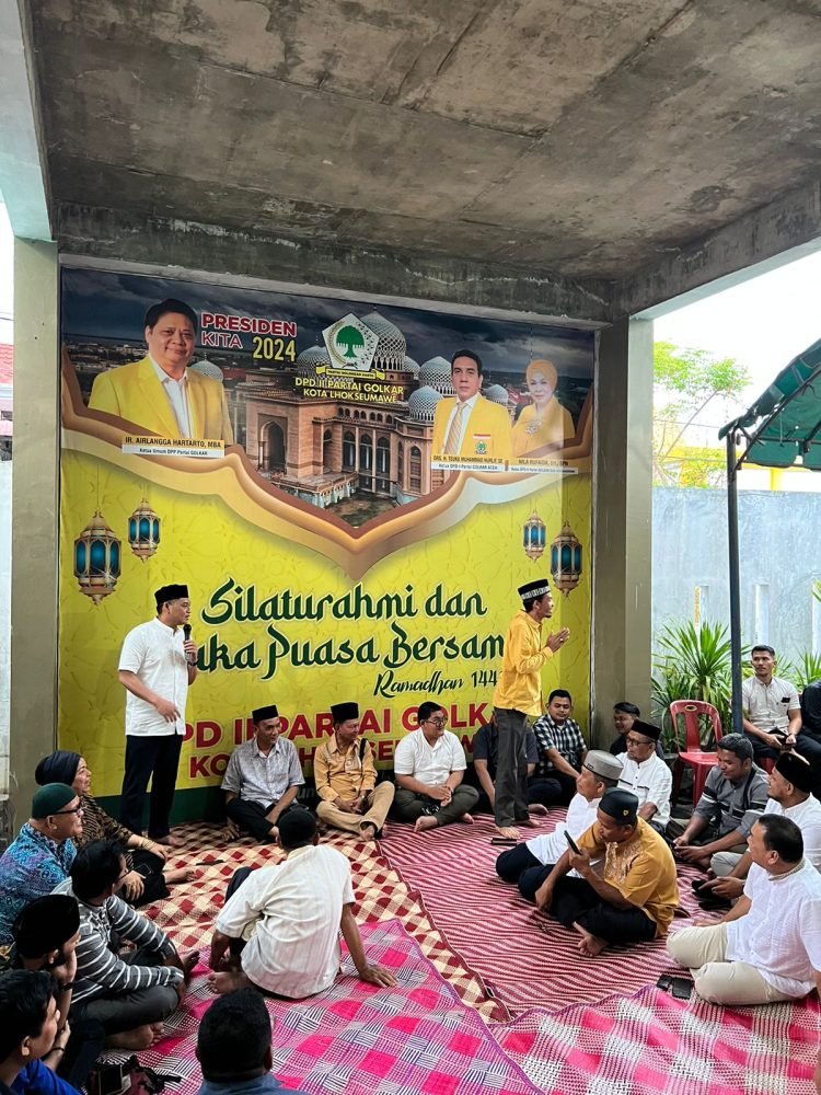 Ilham Pangestu saat melakukan pertemuan dalam acara silaturahmi dan buka puasa bersama kader dan masyarakat yang di gelar oleh DPD tingkat II partai Golkar Lhokseumawe