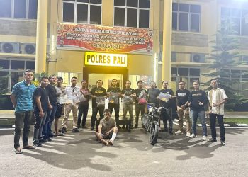 JD berhasil diringkus Tim Opsnal Beruang Hitam Reskrim Polres Pali lantaran diduga telah melakukan pembunuhan terhadap korban yang bernama Redi Bin Suapwi warga Dusun V Desa Air Hitam pada bulan Januari 2023 yang lalu