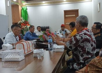 Posbakumadin Bitung saat menghadiri pertemuan mendampingi DPD APPSI Bitung, bersama Perumda Pasar di Lantai IV Kantor Walikota, 6 April 2023 kemarin