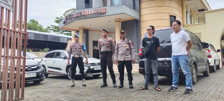 Sebanyak 92 personil Polres Probolinggo Kota dikerahkan untuk mengamankan pelaksanaan ibadah umat kristiani dalam memperingati Kenaikan Isa Al Masih