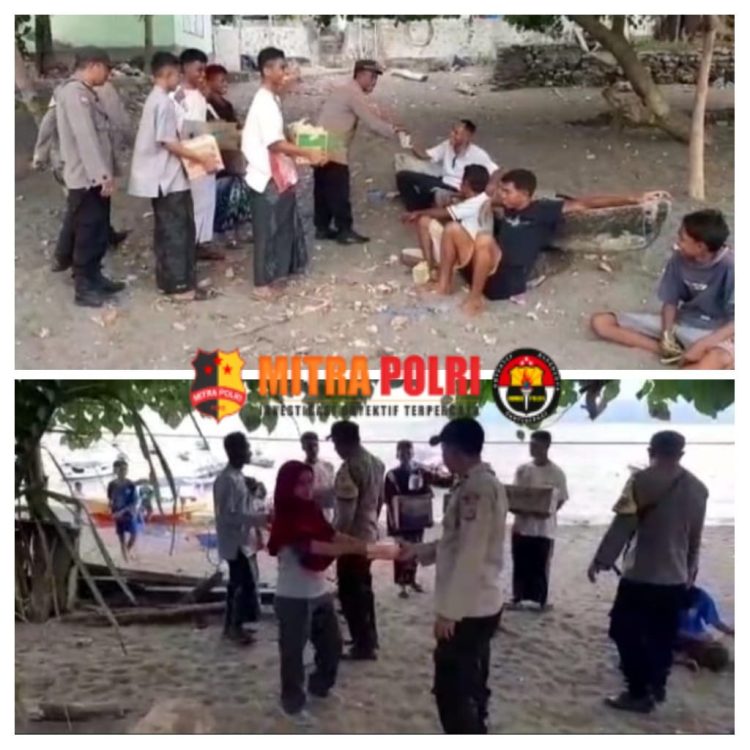 Kapolsek Pulau Ende, IPTU. KAMALUDIN bersama Anggota, melaksanakan kegiatan Pembagian Takjil kepada Masyarakat Nelayan Pesisir, di Desa Puutara, Kecamatan Pulau Ende