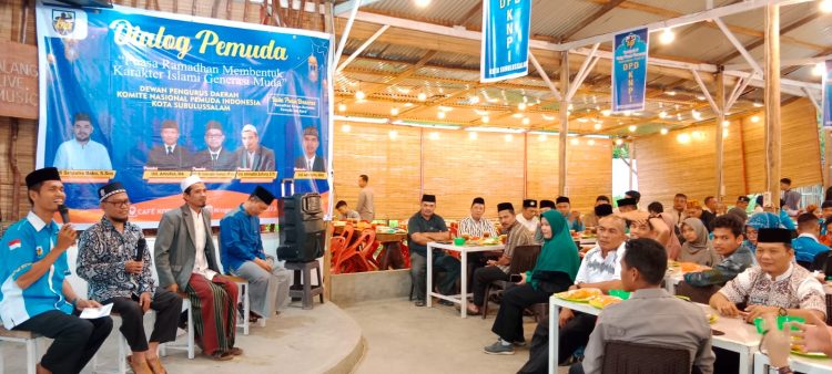 Kegiatan Dialog Pemuda, Tausiyah dan buka puasa bersama berlangsung di Cafe Kopi Alang Subulussalam Minggu 09 April 2023