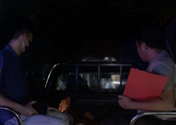 Kepolisian dari Polsek Malalayang dan tim inavis Polresta Manado yang melakukan identifikasi terhadap mayat korban