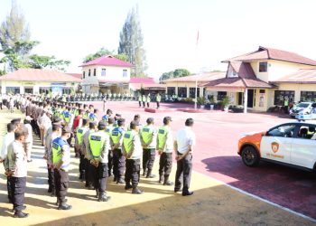 Polres Dairi menggelar apel kesiapan dan pengecekan kendaraan dinas di halaman Mapolres Dairi