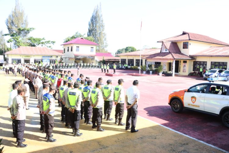 Polres Dairi menggelar apel kesiapan dan pengecekan kendaraan dinas di halaman Mapolres Dairi