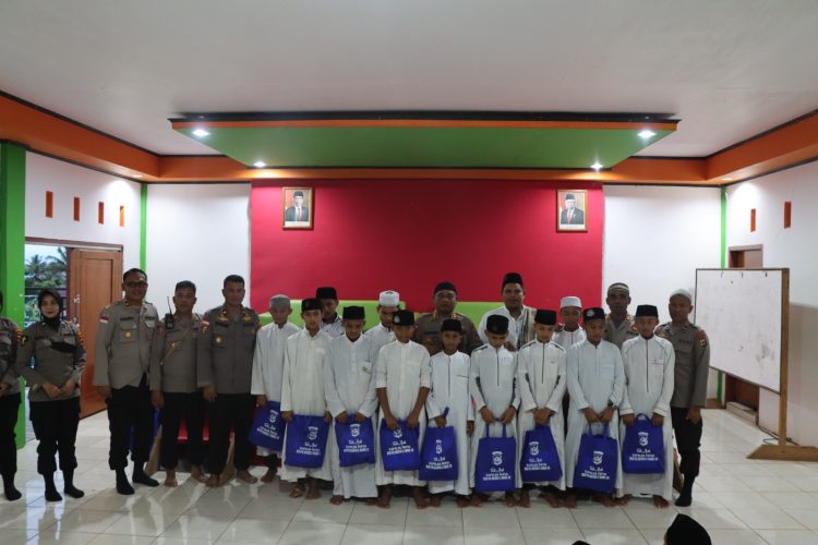 Kapolres Boven Digoel bersama PJU Silahturahmi ke Pondok Pesantren Hidayatullah Boven Digoel, Hari Minggu (09/04/23)