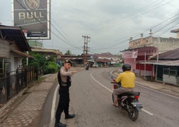 Jajaran Kepolisian Resor (Polres) Penukal Abab Lematang Ilir (PALI) menggelar kegiatan strong point dengan melakukan penjagaan dan pengaturan lalu lintas di seluruh titik rawan lakalantas, kemacetan, pusat keramaian