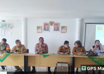 Kapolsek Parongil AKP Hotman Purba mengikuti rapat optimalisasi intervensi gizi spesifik dan sensitif dalam penanggulan stunting di Balai Runggu, Kecamatan Silima, Kab. Dairi, Selasa (11/4/23)