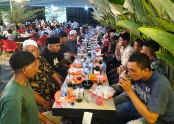 Aswadi Kembali lakukan silaturahmi dan konsolidasi dengan puluhan " Sahabat Aswadi " dengan menggelar acara buka puasa bersama