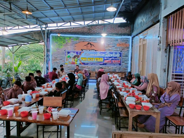 Dewan Pengurus (DP) Persatuan Wartawan Online (PWO) Aceh Utara gelar buka puasa bersama dan santuni puluhan anak yatim