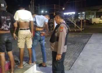 Polsek Sario Polresta Manado melaksanakan patroli Sibulan (sikat pemabuk Jalanan) di jam jam rawan, Minggu (15/1/2023) malam