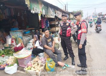 Peleton siaga Sat Samapta Polresta Banyumas Polda Jateng melaksanakan kegiatan patroli dengan sasaran objek vital dan juga pasar tradisional