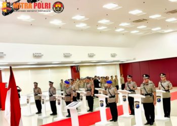 Kapolda Riau, Irjen Pol Mohammad Iqbal, melantik dan melakukan serah terima jabatan (sertijab) sejumlah pejabat utama Polda dan kepala kepolisian resor (Kapolres)