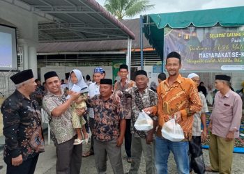 Masyarakat kemukiman Kulu kecamatan Seunagan Kabupaten Nagan Raya, Minggu (16/04/23) menggelar buka puasa bersama dan penyantunan puluhan anak yatim