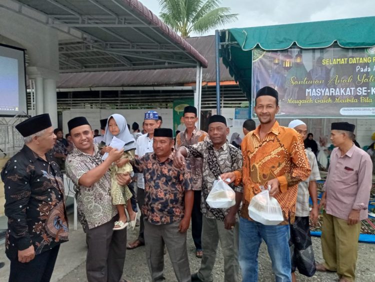 Masyarakat kemukiman Kulu kecamatan Seunagan Kabupaten Nagan Raya, Minggu (16/04/23) menggelar buka puasa bersama dan penyantunan puluhan anak yatim