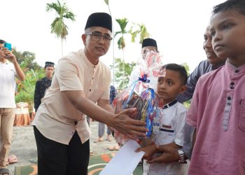 PT Pupuk Iskandar Muda (PIM) menyalurkan bantuan berupa Santunan dan Paket Lebaran bagi 760 anak yatim yang ada di lima belas desa di Kecamatan Dewantara, Aceh Utara dan dua Desa di Kota Lhokseumawe pada Rabu (12/04/2023)