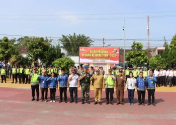 Apel Gelar Pasukan Operasi Ketupat Toba 2023 Polres Dairi Dengan Thema "Mudik Aman Berkesan", Yang Di gelar Di Halaman Apel Mapolres Dairi