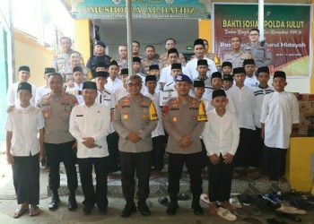 Kapolda Sulawesi Utara Irjen Pol Setyo Budiyanto didampingi sejumlah Pejabat Utama Polda melaksanakan bakti sosial (Baksos) di Panti Asuhan Nurul Hidayah