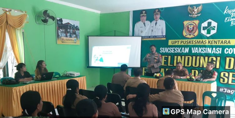 Personil Polsek Parongil dipimpin langsung oleh Kapolsek Parongil AKP Hotman Purba mengikuti rapat optimalisasi intervensi gizi spesifik dan sensitif dalam penanggulan stunting di Aula UPT Puskesmas Kentara Kecamatan Lae Parira