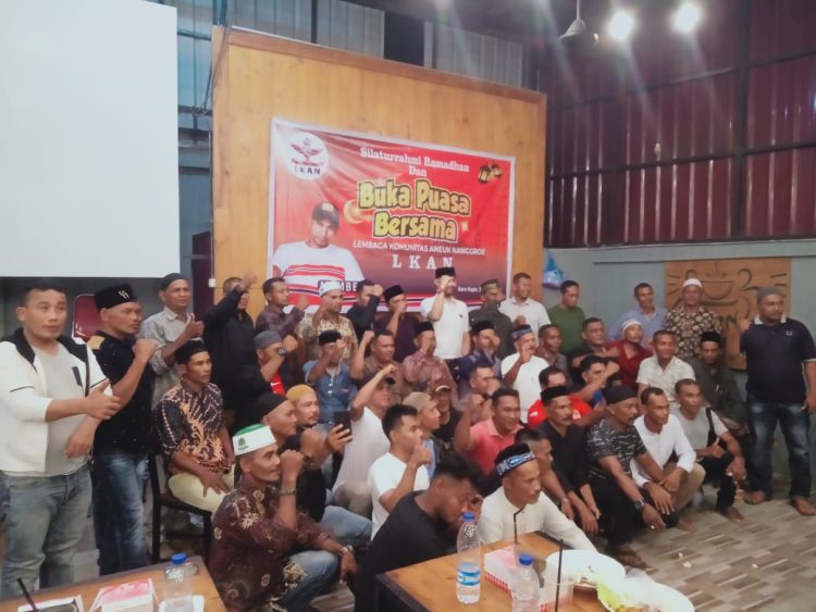 Lembaga Komunitas Aneuk Nanggroe (LKAN) Aceh utara menggelar buka puasa bersama dengan Ratusan eks Kombatan GAM di BARN KUPIE LhokSukon, Kabupaten Aceh Utara Minggu 16/4/2023