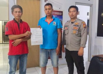 Personel Polsek Tombulu lakukan penyelesaian masalah pengancaman menggunakan sajam di desa Rumengkor Satu, Kecamatan Tombulu pada Senin (17/4/2023)