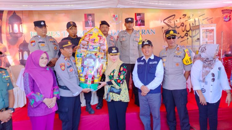 Pemerintah Kabupaten Tanggamus Bersama Forkopimda kabupaten Tanggamus Tinjau Pengoperasian Tiga Titik Posko Jaga bagi masyarakat yang datang dari Luar Daerah Tanggamus
