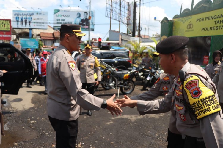 Irwasda Polda Jawa Tengah Kombes Pol Drs. Untung Sudarto melaksanakan kunjungan kerja di wilayah kabupaten Banyumas, Rabu (19/04/2023).