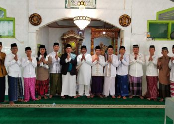 Jamaah di Komplek Palm agung antusias mengikuti sholat Idul Fitri 1444 H di Masjid Alhikmah Komplek Palm agung Kelurahan Kutaraya kecamatan Kayuagung