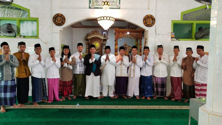 Jamaah di Komplek Palm agung antusias mengikuti sholat Idul Fitri 1444 H di Masjid Alhikmah Komplek Palm agung Kelurahan Kutaraya kecamatan Kayuagung