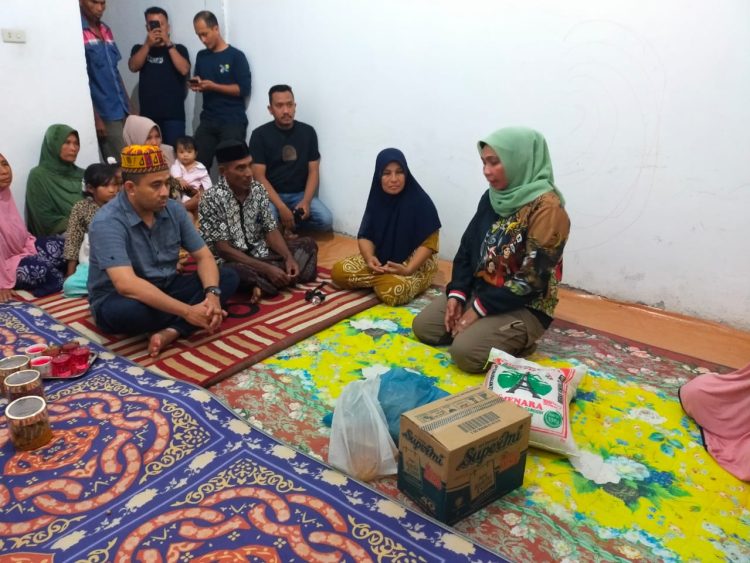 Penjabat (Pj) Bupati Nagan Raya, Fitriany Farhas, AP, S.Sos, M.Si secara langsung mendatangi tempat kejadian