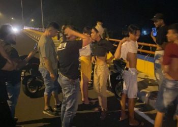 Tim Resmob On The Road Satuan Reskrim Polresta Manado melaksanakan patroli Sibulan (Sikat Pemabuk Jalanan)