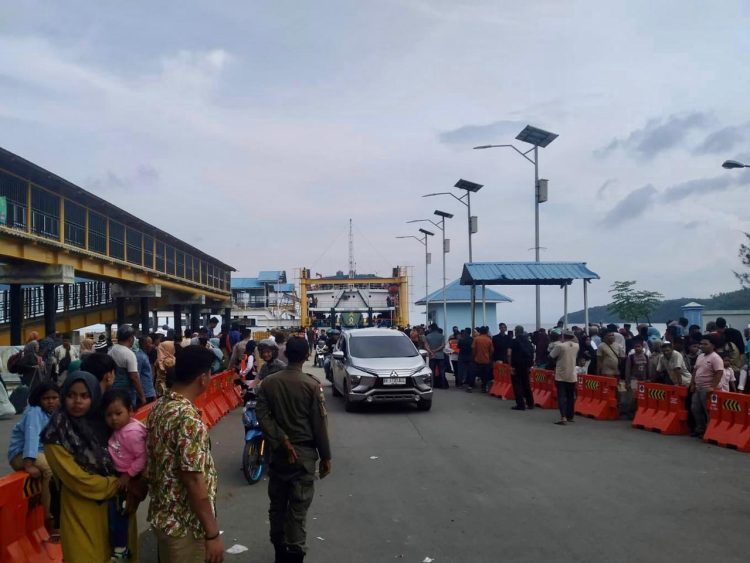 Terdapat 28.967 penumpang yang menggunakan jasa kapal penyeberangan, dari Banda Aceh maupun ke Sabang