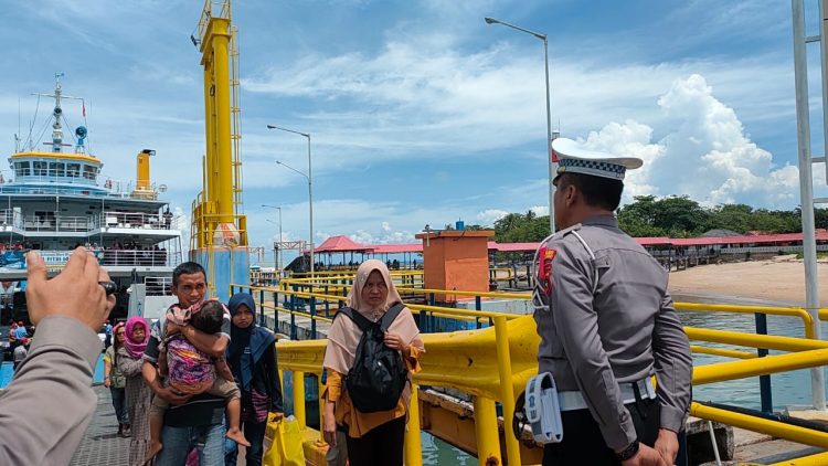 Jajaran kepolisian Polres Bangka Barat bersama instansi terkait lainnya telah berhasil memberikan pengamanan dan pelayanan optimal pada arus mudik dan balik Lebaran 2023