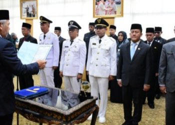 H. Iskandar, SE Bupati OKI melantik dan mengambil sumpah jabatan Sembilan belas (19) pejabat di lingkungan Pemerintah Kabupaten Ogan Komering Ilir
