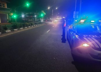 Satlantas Polres Bangka Barat melaksanakan Patroli Malam Hari di wilayah hukum Polres Bangka Barat.
Sabtu (29/04/23).