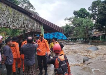 Kepala Kantor SAR Medan Budiono, S.E., M.M. secara langsung terjun ke lokasi memimpin Operasi SAR
