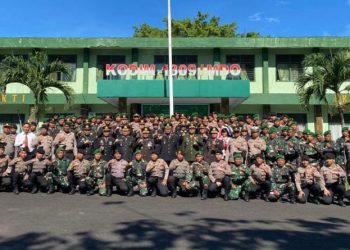 Polresta Manado menghadiri Upacara dalam rangka memperingati hari Pendidikan Nasional (Hardiknas) di lapangan Makodim 1309 Manado