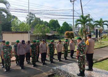 Polsek Kelapa bersama Koramil 431-03/Kelapa melaksanakan apel pagi gabungan sebagai bentuk sinergitas TNI Polri guna menjaga harkamtibmas di wilayah hukum Polsek Kelapa
