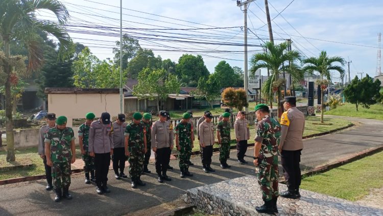 Polsek Kelapa bersama Koramil 431-03/Kelapa melaksanakan apel pagi gabungan sebagai bentuk sinergitas TNI Polri guna menjaga harkamtibmas di wilayah hukum Polsek Kelapa