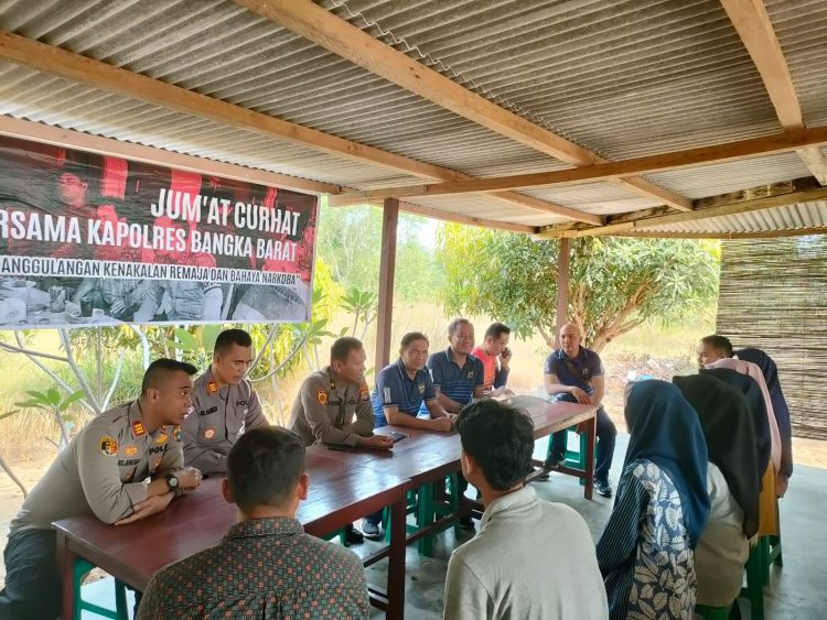 Polres Bangka Barat gelar Jumat Curhat dengan warga di kantin Polres Bangka Barat dengan tema patroli Sat Samapta