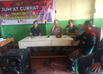 Kapolsek Sidikalang Kota AKP Sukanto Berutu, SH Bersama personil gelar kegiatan jumat curhat dan Sosialisasi Narkoba di Kedai Iskandar Lumban Gaol Pasar Sidikalang Kel. SIdikalang Kec. Sidikalang Kab.Dairi.