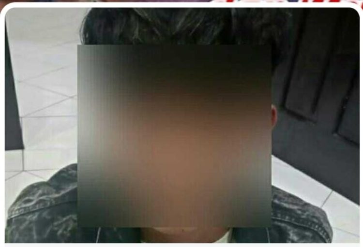 Tim Resmob Polsek Aertembaga mengamankan seorang remaja berinisial TP (17) yang kedapatan membawa senjata tajam jenis pisau penikam