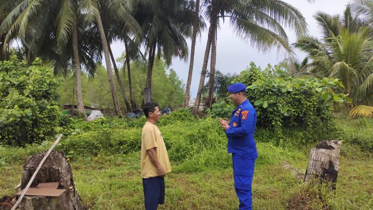 Satuan Polisi Perairan dan Udara (Sat Polairud) Polres Bangka Barat melaksanakan patroli kamtibmas dan dialogis dengan nelayan pesisir pantai Belo