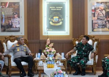 Kapolda Sulawesi Utara Irjen Pol Setyo Budiyanto didampingi sejumlah pejabat utama Polda menerima kunjungan silaturahmi Danrem 131/Santiago Brigjen TNI Wakhyono