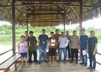 Kegiatan ini dilaksanakan di Ruang Gelar Perkara Unit Reskrim Polsek Jebus.(09/5/2023 ) Adapun personel yang hadir dalam kegiatan RJ ini Ps. Kanit Reskrim Polsek Jebus Ipda M.Harits Arlianto, S.Tr. K, Kanit Provos Polsek Jebus , Ps. Kanit Binmas polsek jebus, Kasium Polsek jebus, Bhabinkamtibmas Ds. Cupat, Perangkat Desa cupat, Tokoh agama Desa Cupat, Tokoh Masyarakat Desa Cupat, Keluarga Pelapor dan Terlapor