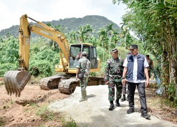 Pj Wali Kota Sabang beserta Dansatgas TMMD Komandan Kodim 0112 Sabang Letkol Inf Ahmad Sobirin dan Forkopimda Kota Sabang, melakukan peninjauan langsung ke Gampong Jaboi, yang merupakan lokasi pelaksanaan program TMMD tahun 2023