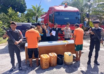 Sat Reskrim Polres Nagan Raya mengamankan sebuah mobil tangki dengan Nomor Polisi BL 8769 AD, di Desa Lhok Kecamatan Kuala Pesisir Kabupaten Nagan Raya