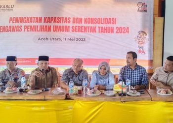 Dosen Manajemen Fakultas Ekonomi dan Bisnis Universitas Malikussaleh, Dr. Ibrahim Qamarius, SE, MSM menjadi pembicara pada kegiatan "Peningkatan Kapasitas dan Konsolidasi Pengawas Pemilihan Umum Serentak 2024" yang dilaksanakan oleh Panitia Pengawas Pemilihan (Panwaslih) Kabupaten Aceh Utara